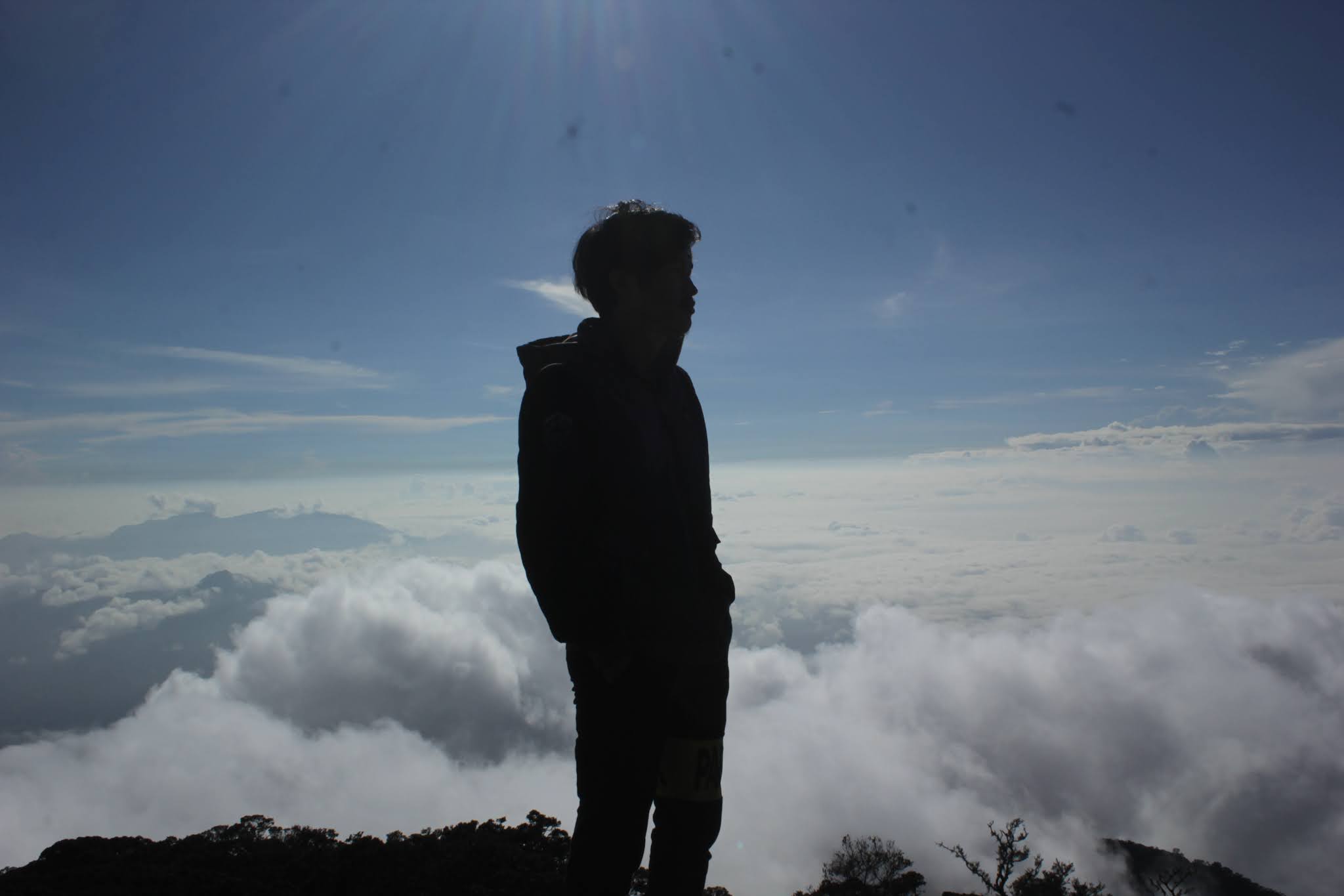 Gunung Cikuray Garut | Perjalanan Tersesat Menuju Puncak Cikuray Via Carik